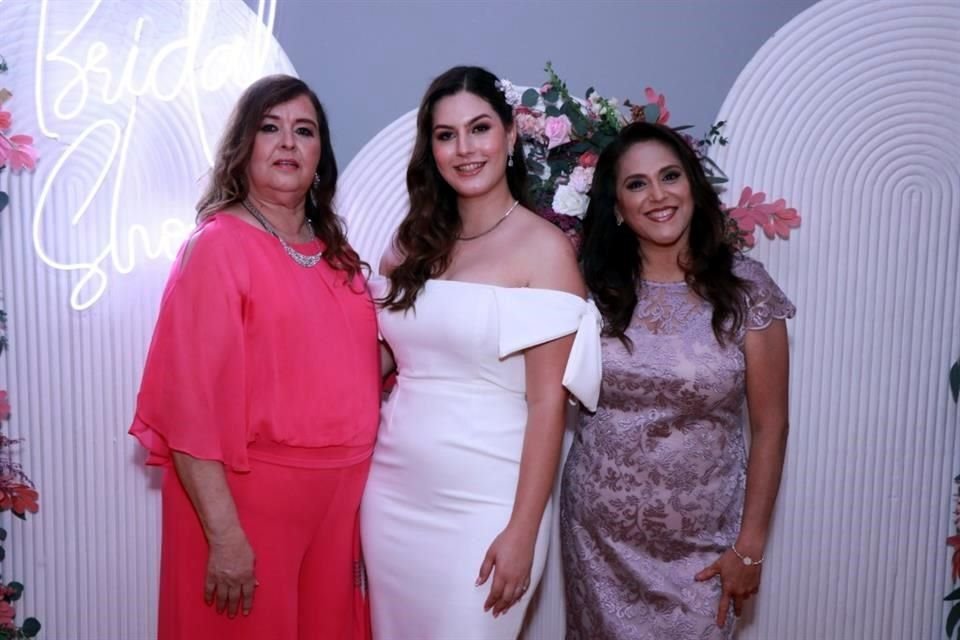 Norma Tamez de Alanís, Catalina Alanís Tamez y Yolanda Cornejo de Luna