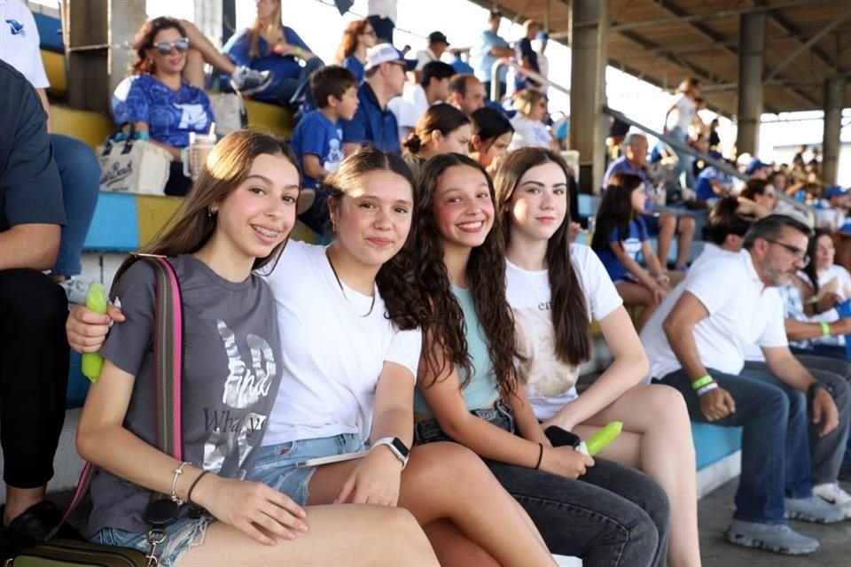 Renata Treviño, Mila Zambrano, Julieta Rodríguez y Paloma García