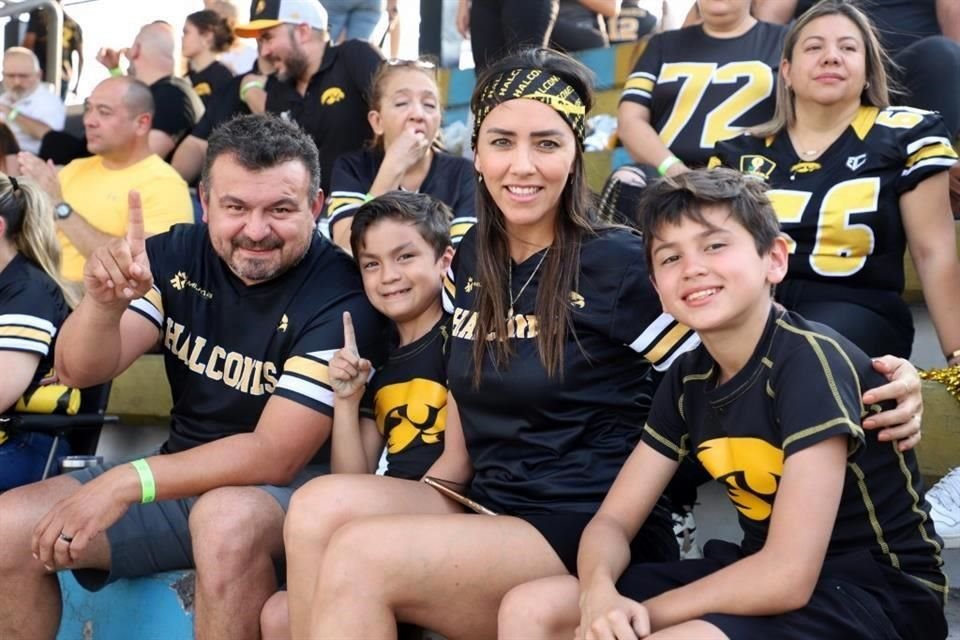 Rubén Ornelas, Pato Ornelas, Paty Medero y Mateo Ornelas