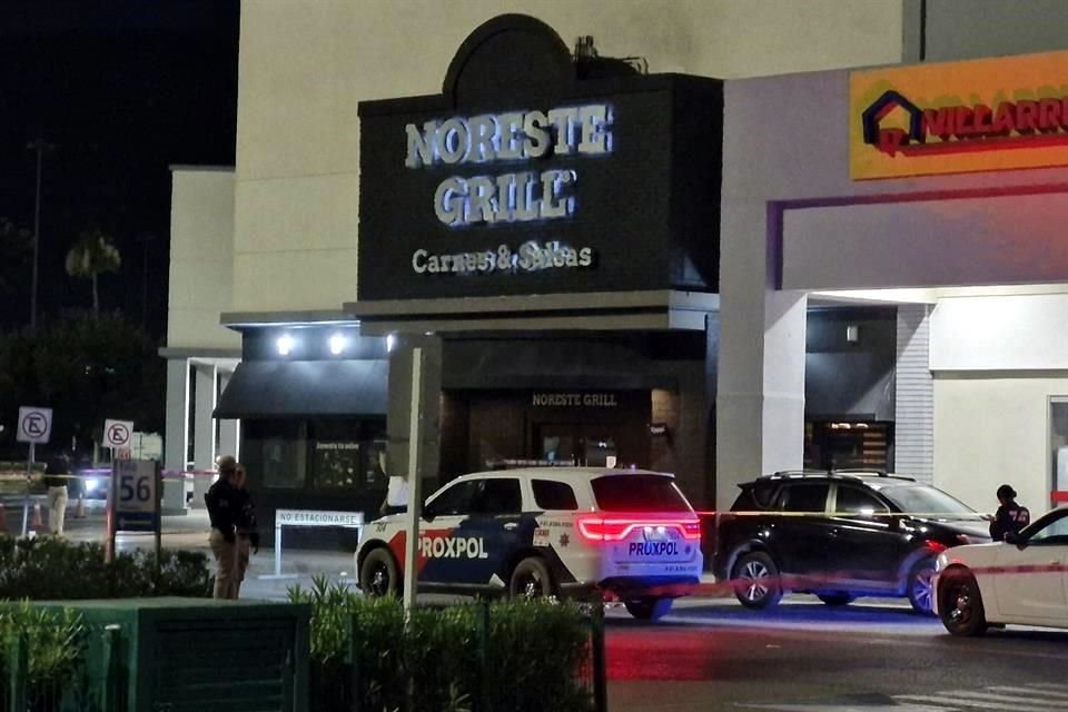 La ejecución fue perpetrada en el restaurante Noreste Grill ubicado en la Plaza Sendero, en Escobedo.