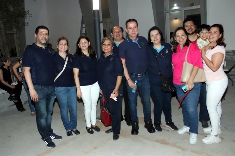 Miembros del Grupo Movimiento Familiar Cristiano de la Parroquia Inmaculado Corazón de María
