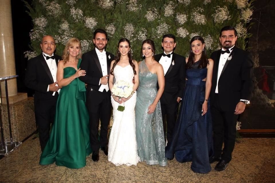 Eduardo López Martínez, Nancy Garza de López, Eduardo López Garza, Lucero Garza González, Melissa López Garza, Alejandro Guerrero, Paulina López de González y César González Salinas