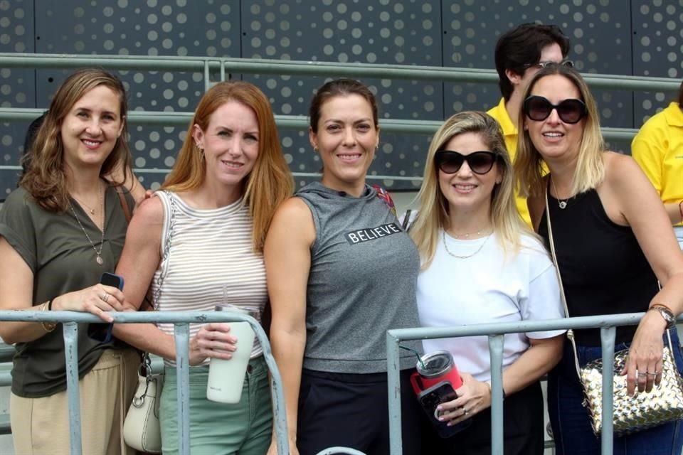 Erika Sada, Ale Treviño, Marta Celia Villarreal, Laura Serna e Ingrid Stenner