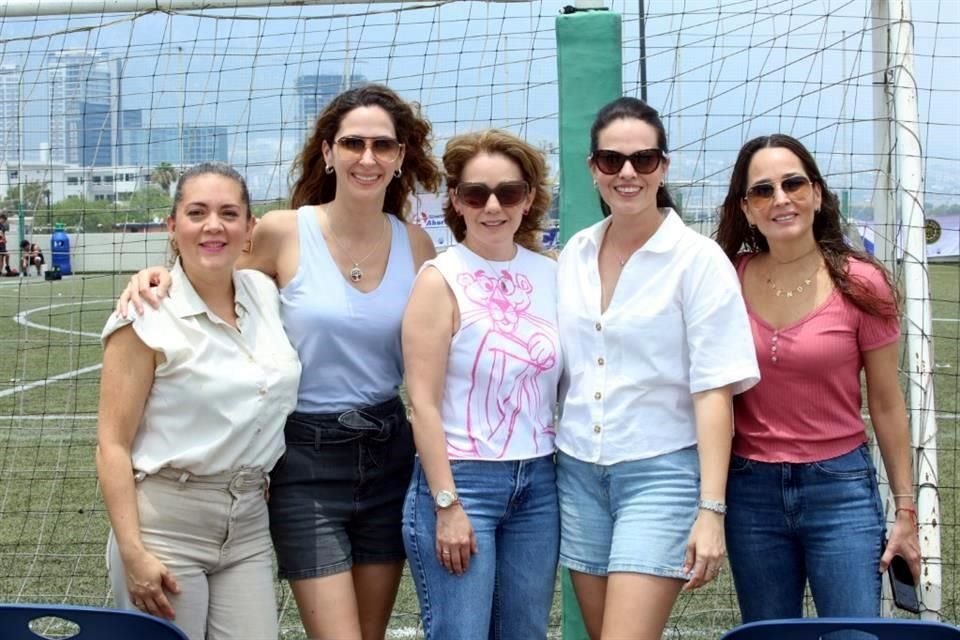 Jossie de García, Silvia González,  Cuqui Rodríguez, Ale Celis y Brenda Flores