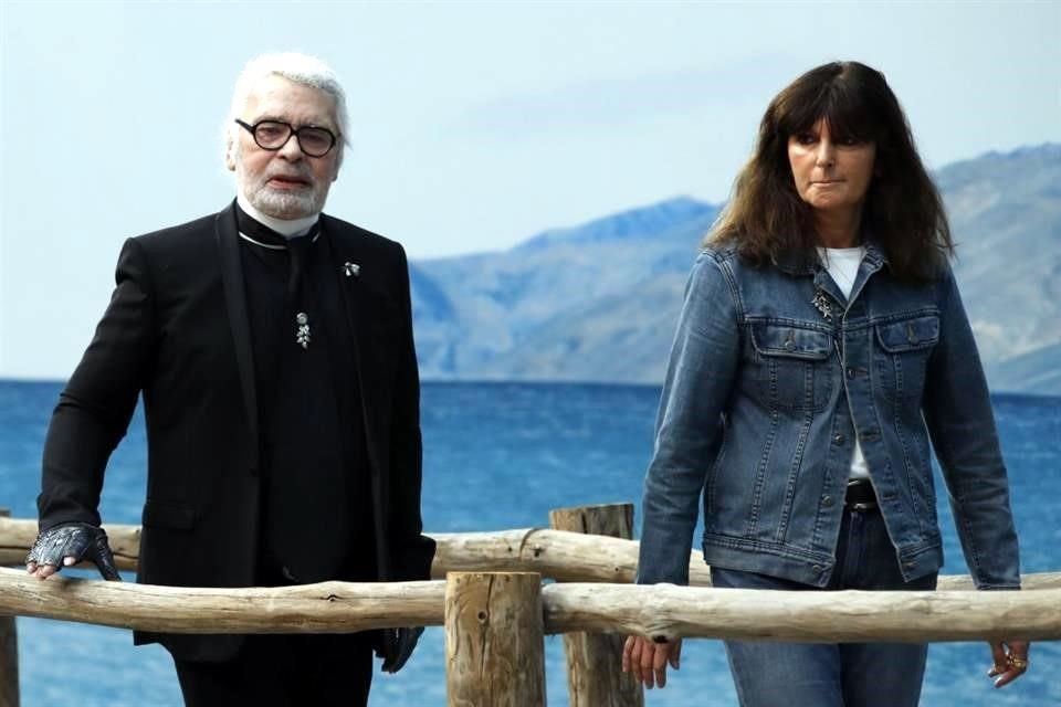 El diseñador Karl Lagerfeld la consideraba 'su brazo izquierdo y su brazo derecho'.