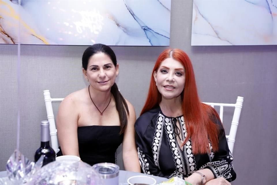 Mari Cruz y Nora Acosta