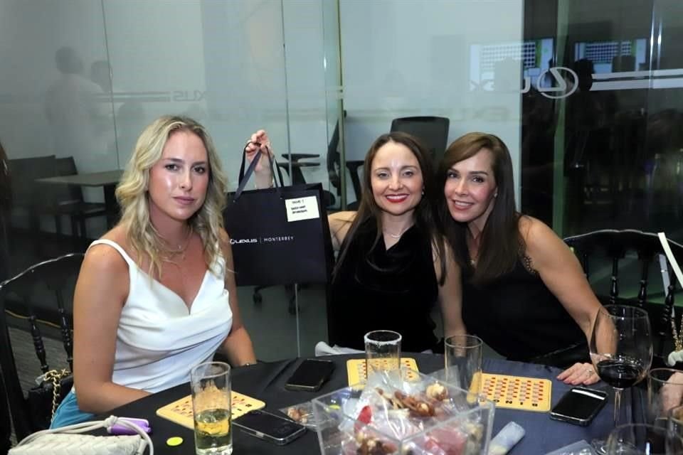 Florencia Fonseca de Cid, Mayra Macías de Canavati y Sharis Cid de Canavati