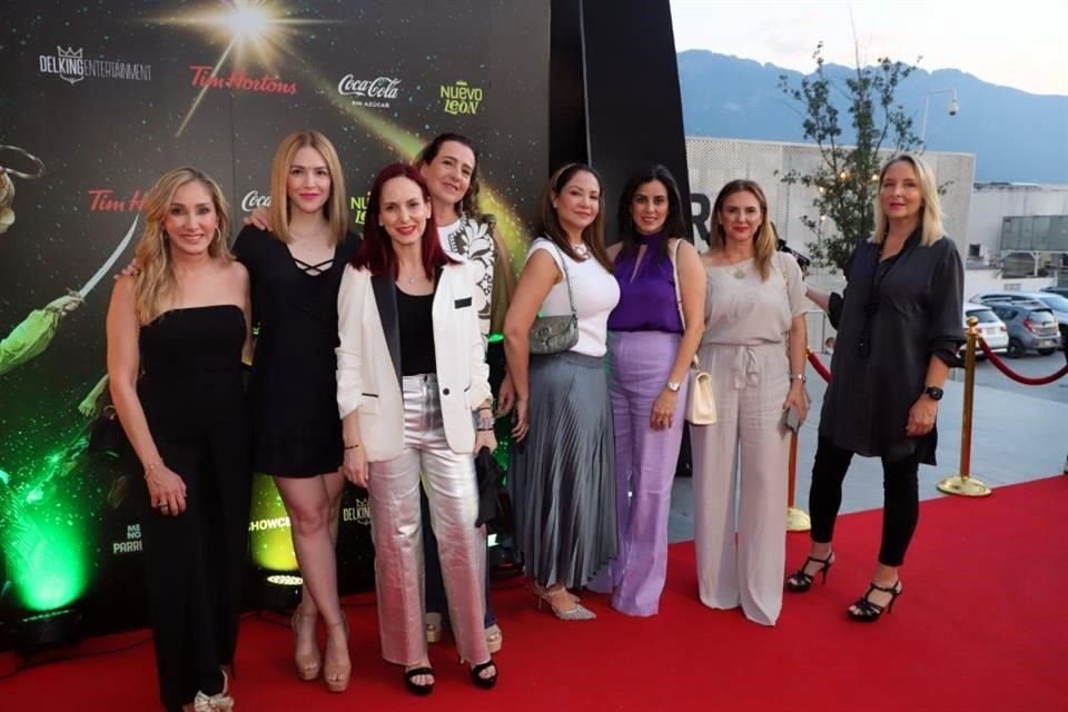 Isamar Gutiérrez, Gaby Espinosa, Mónica García, Karla Ferrigno, Leslie García Novak, Magda Hernández, Gabriel Garza de Gracida y Adriana Zavala