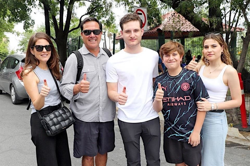 Fernanda Martínez de Guajardo, José Guajardo, José Guajardo Martínez, Alonso Guajardo Martínez y Fernanda Guajardo Martínez
