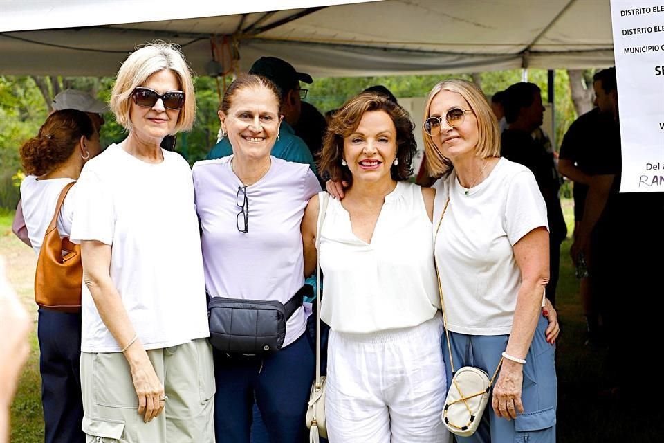 Ana Elena Bours, Lucía Sada, Claudia Sada y Magaly Marcos