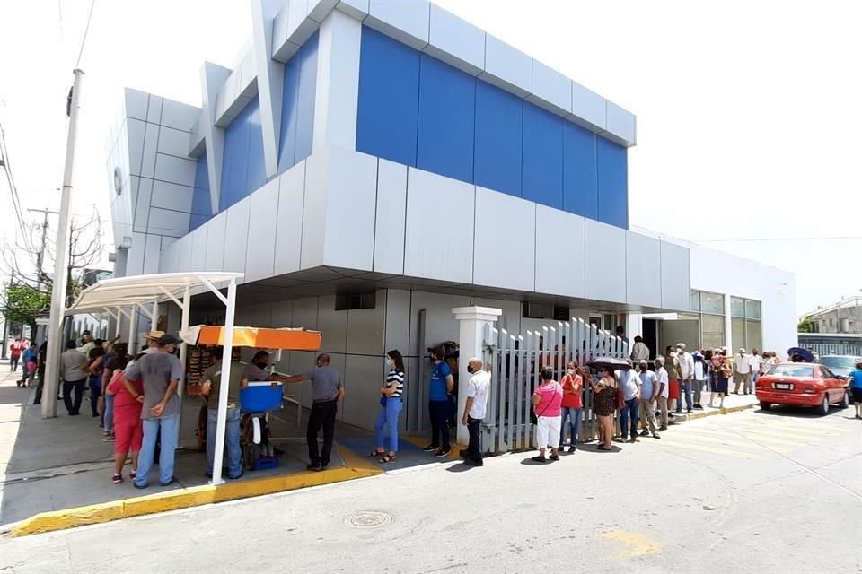 Agua y Drenaje recaudó más en un trimestre tras el alza en los recibos.