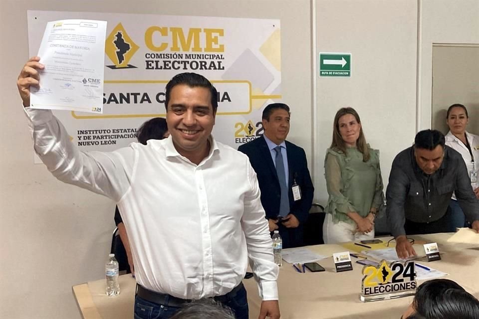 Jesús Nava logró la reelección por un trienio más al frente de Santa Catarina.