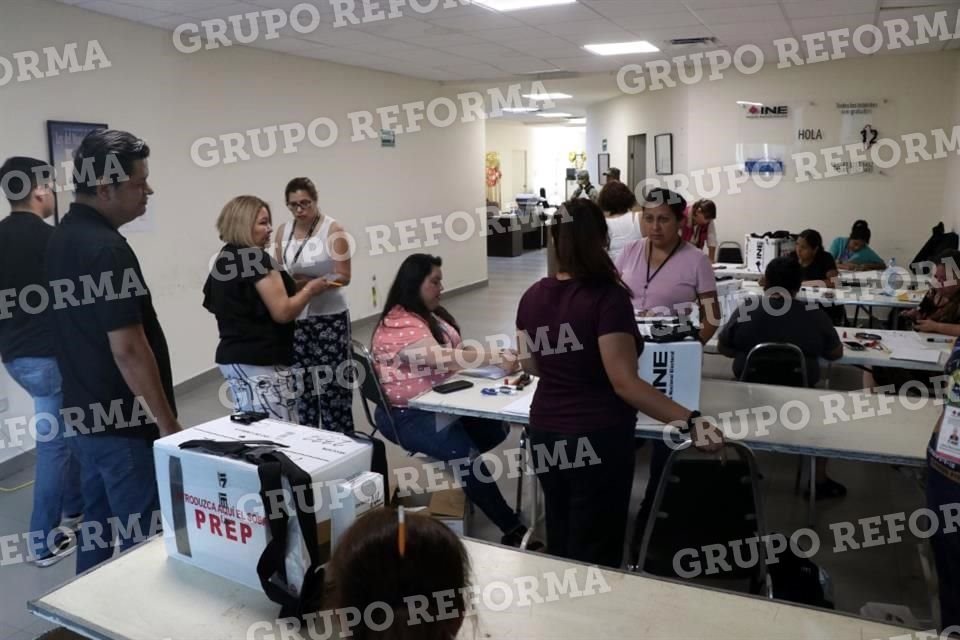 El conteo voto por voto para el Senado, en el Distrito 12, en Juárez, inició a las 16:50 horas.
