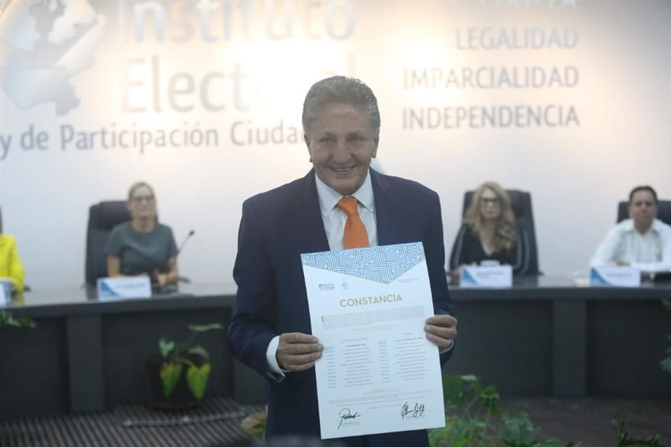 El emecista Juan José Frangie recibió su constancia de mayoría que lo acredita como Alcalde de Zapopan, del 1 de octubre 2024 al 30 de septiembre 2027.