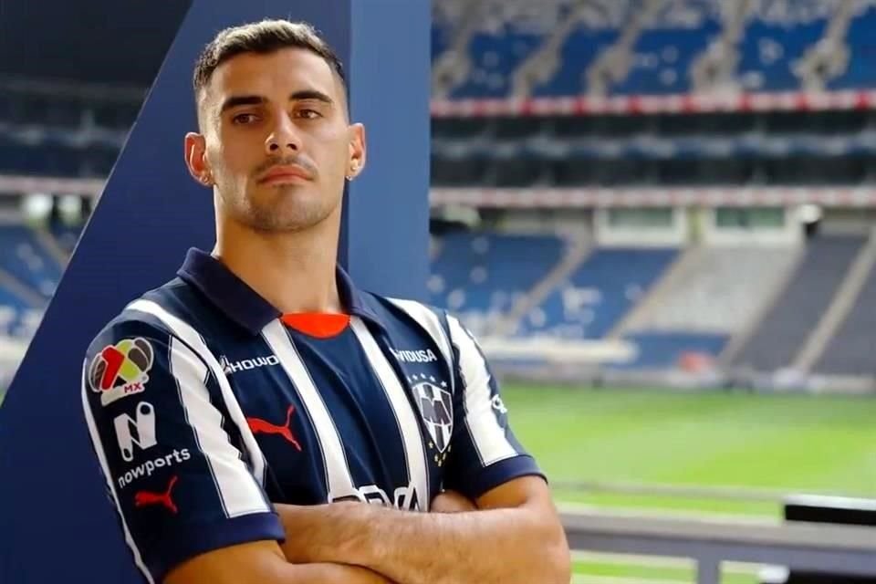 Los Rayados presentaron su nuevo uniforme de local, en el que predomina el azul marino en un estilo inspirado en el primer título del club en Primera División.