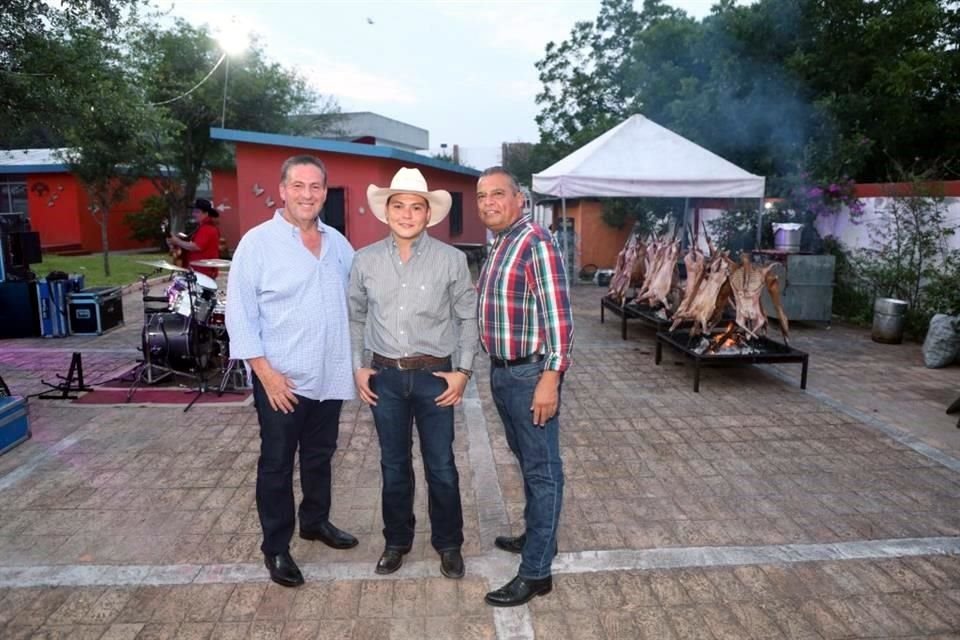 Oziel Elizondo López, Ricardo Marroquín Martínez y Ricardo Marroquín Garza