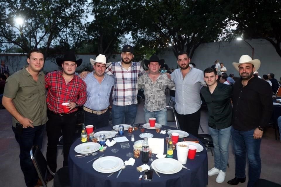 Daniel Elizondo, Gerardo Flores, Ricardo Zambrano, Jaime Castillo, Humberto Flores, Rubén Páez, Marco Antonio Bosques y Juan Diego Zambrano