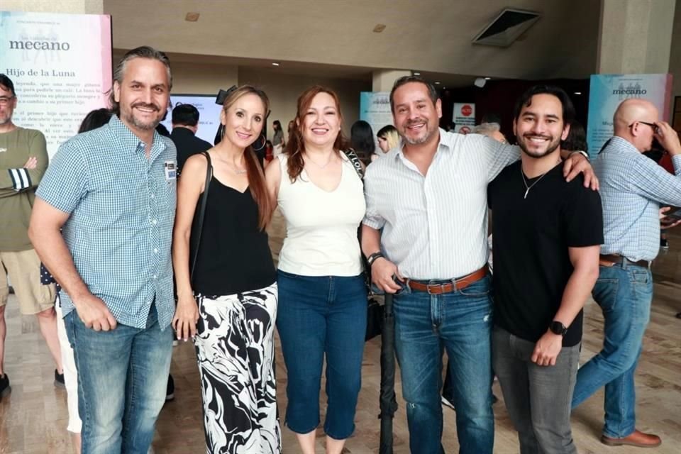 Carlos Martínez, Marcela Garza, Ileana García, José Luis Olivas y Édgar Olivas