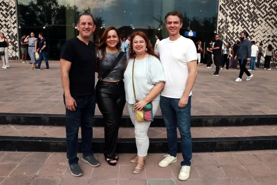 Gabriel García, Elena Rodríguez, Montserrat García y Octavio Regalado