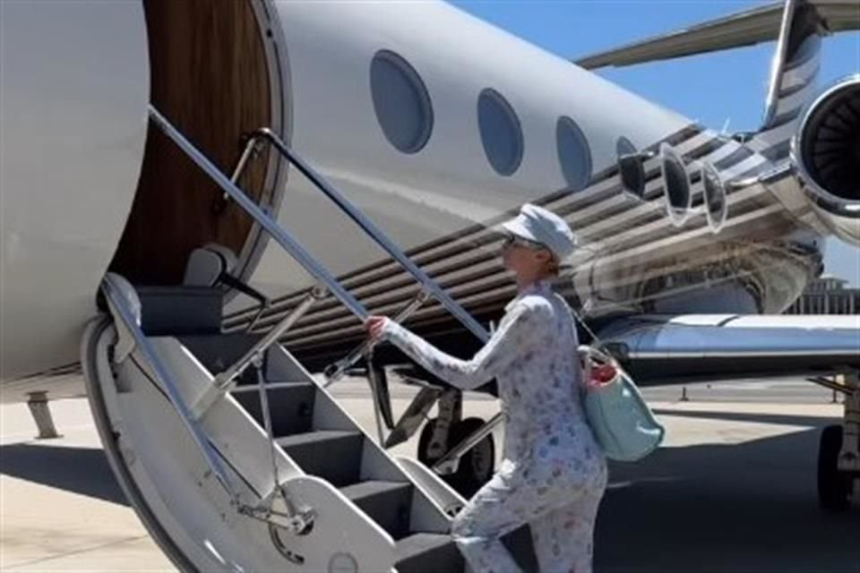 La empresaria compartió un video abordando el jet privado.