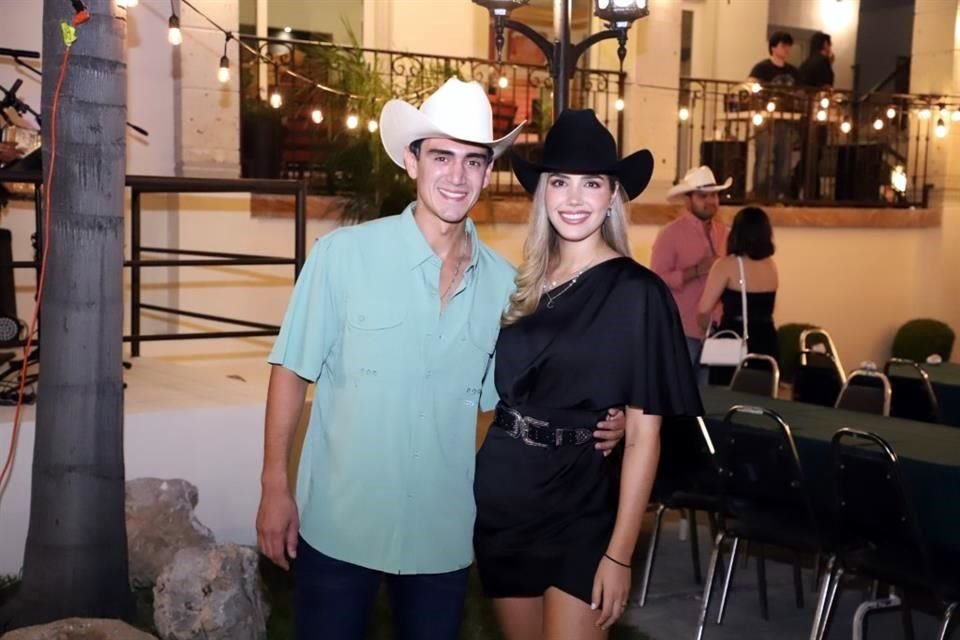 Roberto Cepeda y Michelle Hewitt