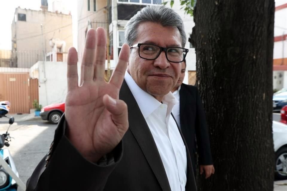 Así arribó Ricardo Monreal, senador de Morena, a la casa de transición de Claudia Sheinbaum, virtual próxima Presidenta de México, en la CDMX.