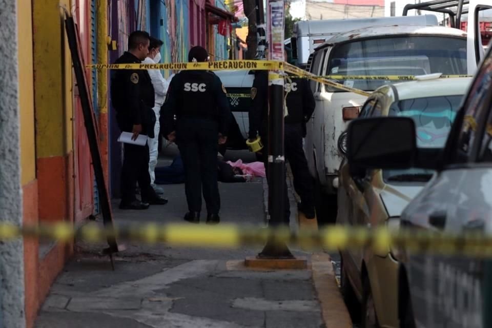 El asesino le disparó a la mujer en Calle Pachicalco, en el Barrio San Ignacio, Iztapalapa.