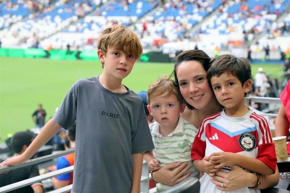 Mateo Layún, José María Layún, Ana Galván de Layún y Marcelo Layún