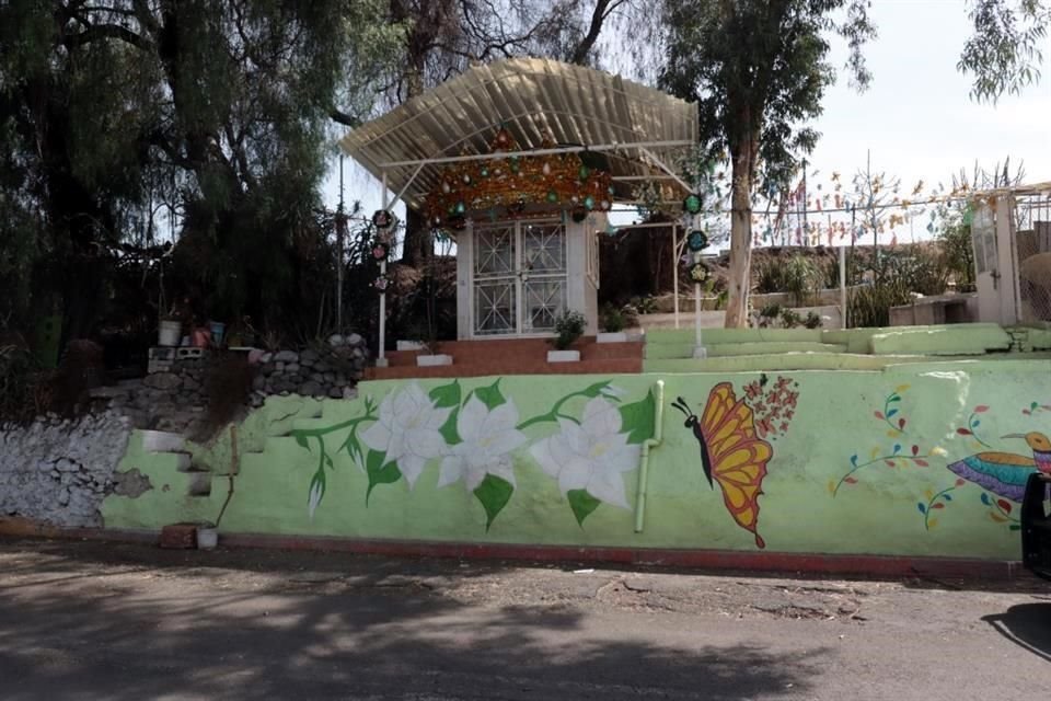 Una mujer fue asesinada a balazos y su cuerpo fue abandonado cerca de un altar a la Virgen de Guadalupe.