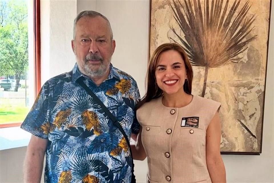 En un video, el panista señaló que se reunió ayer con la hoy regidora independiente, en el museo La Milarca.