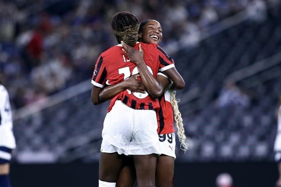 En duelo que sirvió de despedida para Daniela Solis, Rayadas cayó este miércoles 4-0 ante el Milán en amistoso jugado en el Estadio Monterrey. La ex Tigre Evelyn Ijeh anotó un triplete.