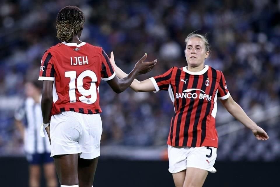 En duelo que sirvió de despedida para Daniela Solis, Rayadas cayó este miércoles 4-0 ante el Milán en amistoso jugado en el Estadio Monterrey. La ex Tigre Evelyn Ijeh anotó un triplete.