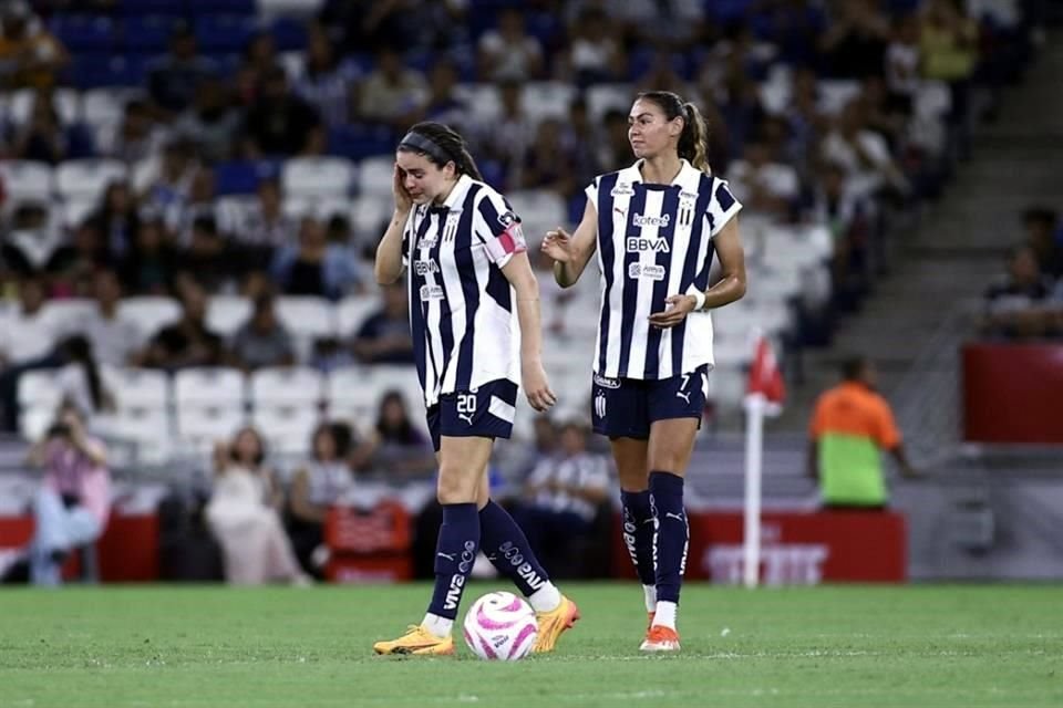 En duelo que sirvió de despedida para Daniela Solis, Rayadas cayó este miércoles 4-0 ante el Milán en amistoso jugado en el Estadio Monterrey. La ex Tigre Evelyn Ijeh anotó un triplete.