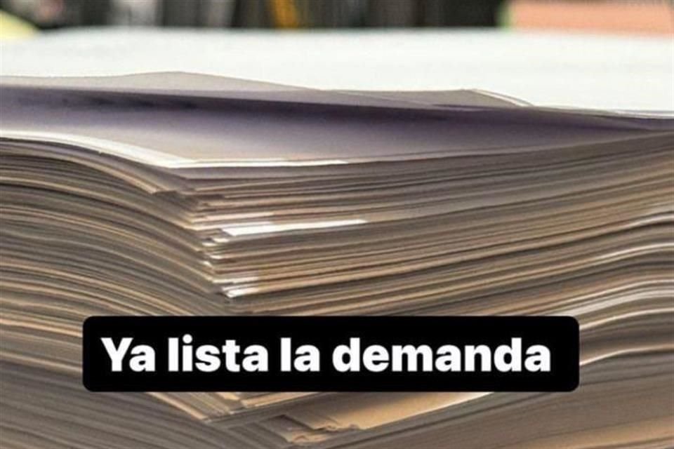 En sus redes sociales, Mariana Rodríguez, ex candidata emecista por la Alcaldía regia, compartió el momento en que firmó el recurso.