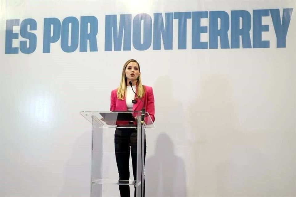 Mariana Rodríguez llamó delincuente electoral a Adrián de la Garza.