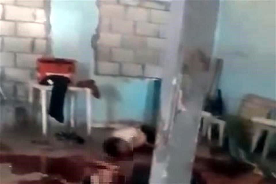 Al menos cinco personas fueron asesinadas al interior de un bar en Macuspana, Tabasco.