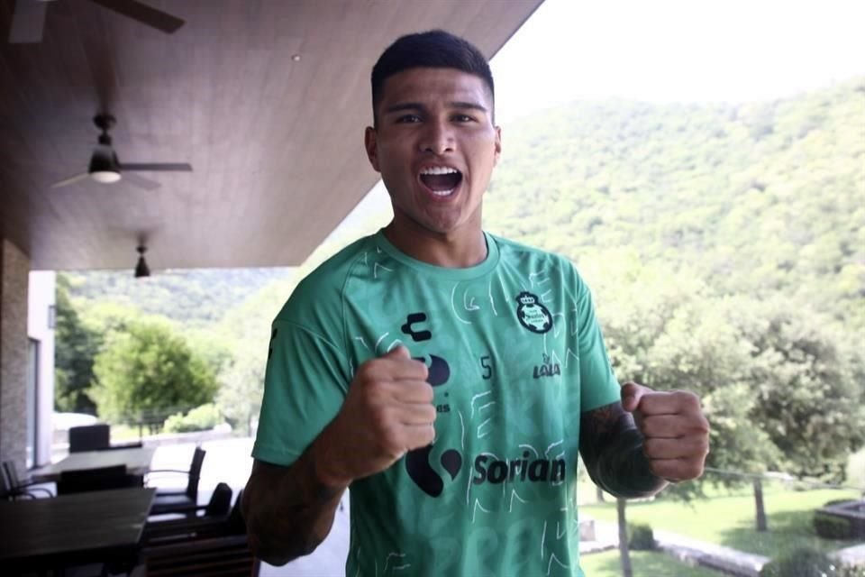 Bruno Amione quiere ganar todo con su selección y con Santos.