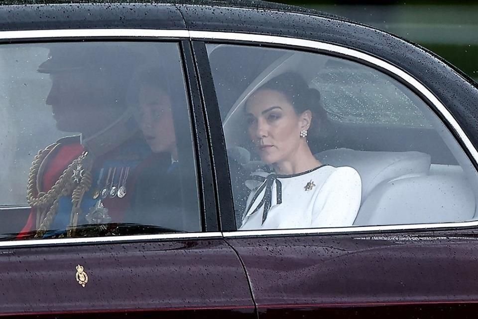 Kate llegó al evento acompañada de su esposo e hijos.