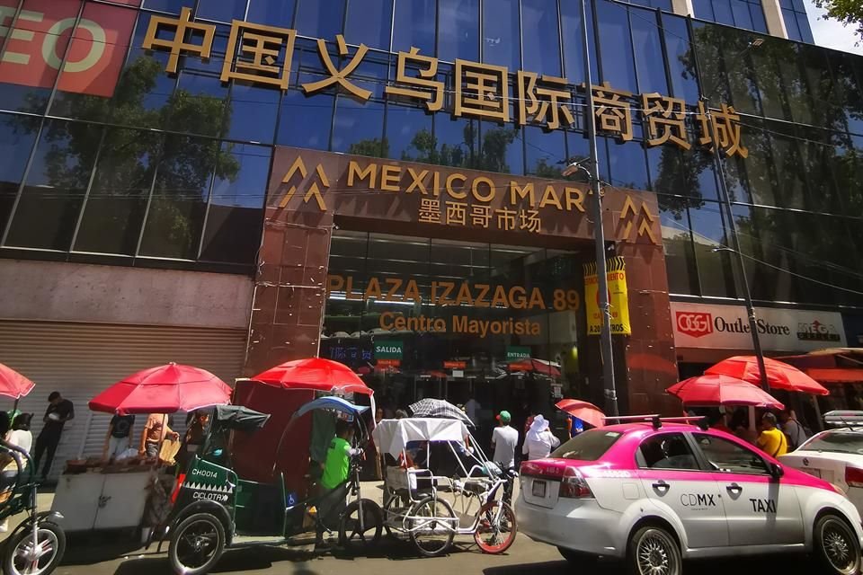 Lo que antes se trataba de una especie de centro comercial de calzado y ropa es ahora una de las plazas que comercializan mercancía provenientes de China.