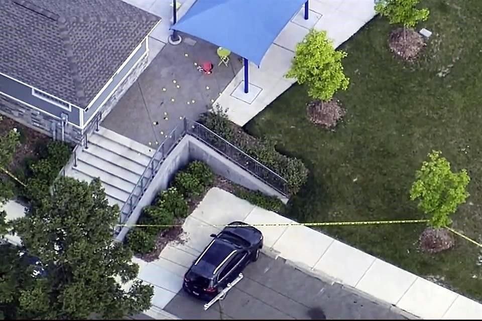 La Policía responde a la escena de un tiroteo en Brooklands Plaza Splash Pad.