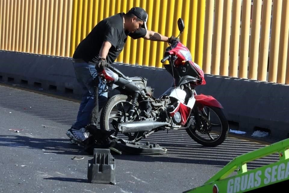 Las primeras hipótesis señalan que el conductor del Volkswagen Gol avanzaba a alta velocidad y no observó al motociclista.