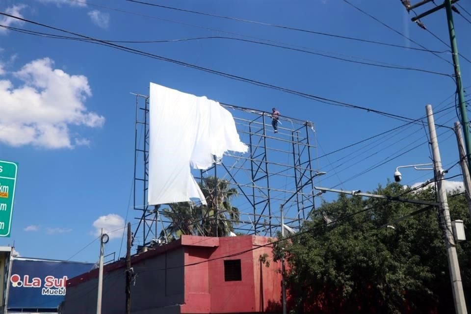 Pidieron a las autoridades retirarlos antes de que puedan generar un accidente en la zona.
