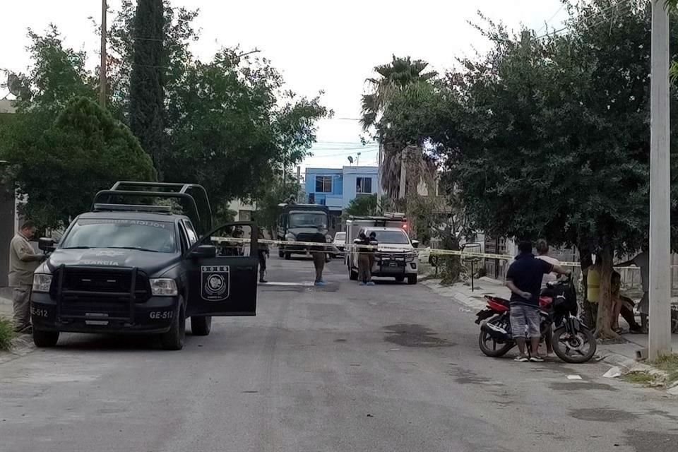 Dos hombres de 29 y 24 años fueron encontrados muertos en unos sillones, en la Colonia Valle de Lincoln.