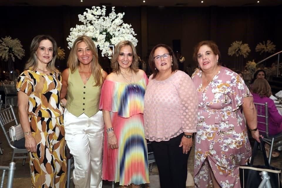 Silvia Cantú, Blanca Arizpe, Lety Guajardo, Alicia Cantú y Elizabeth Cantú