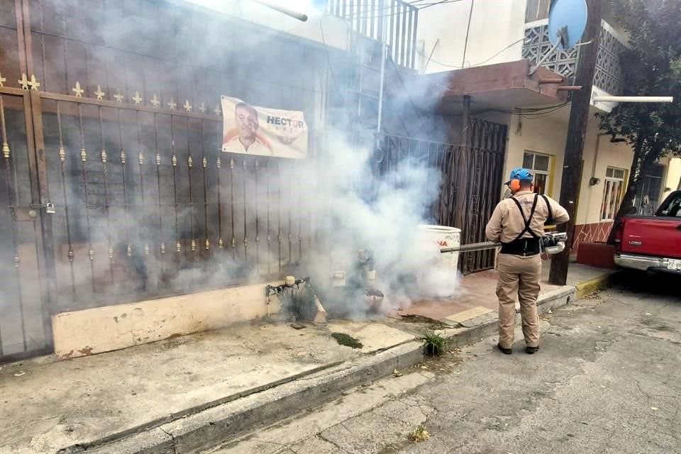 La Secretaría de Salud arrancó la campaña de fumigación en la Colonia La Esmeralda, en Guadalupe.