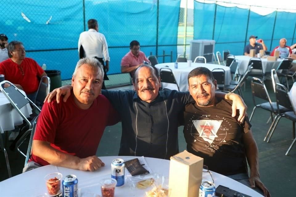 Ismael Córdova, Ernesto Castro y Alejandro Martínez