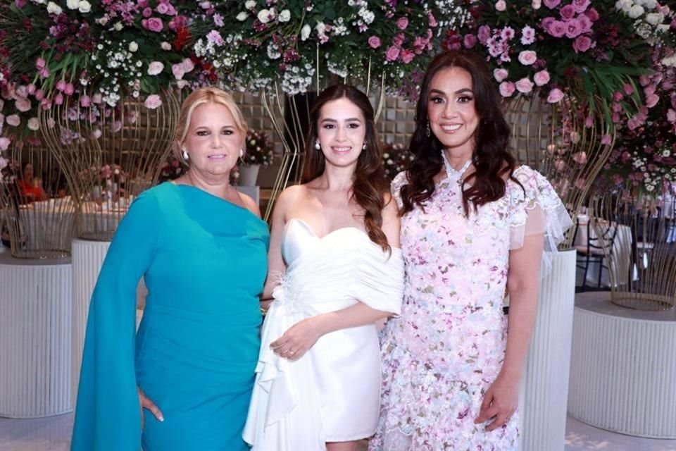 Lorena Páez de Elizondo, Abigaíl Elizondo Páez y Rosy Lozano de Elizondo