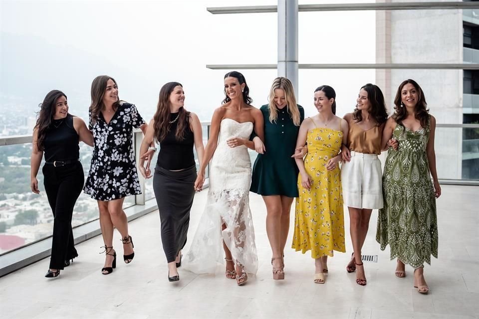 Valeria Lazo, Camila Cruz, Tanya Rodriguez, LA NOVIA, Cecilia Sosa, Bárbara Rodríguez, Michelle Gutiérrez y Paola Ferrigno
