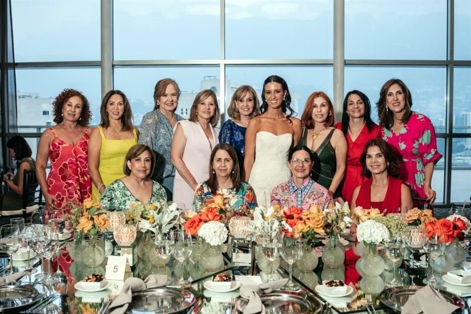 Adriana González, Mony Chapa, Cecilia Elizondo, Lavy Peña, Betty Santos de Domene, LA NOVIA, Laura Barrera, Paty González, Mónica Sauza, Lucy Galindo, Lucrecia Decrescenzo, Caro Cervera y Alma Vargas