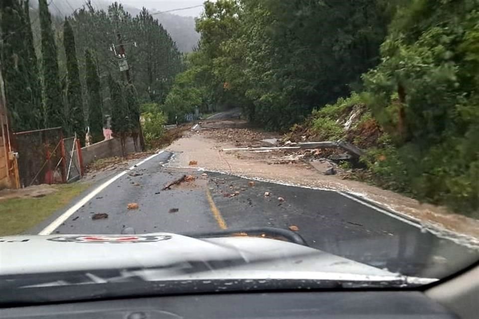 El paso por algunas zonas de la Sierra de Santiago quedó afectada ante los daños que trajo 'Alberto'.